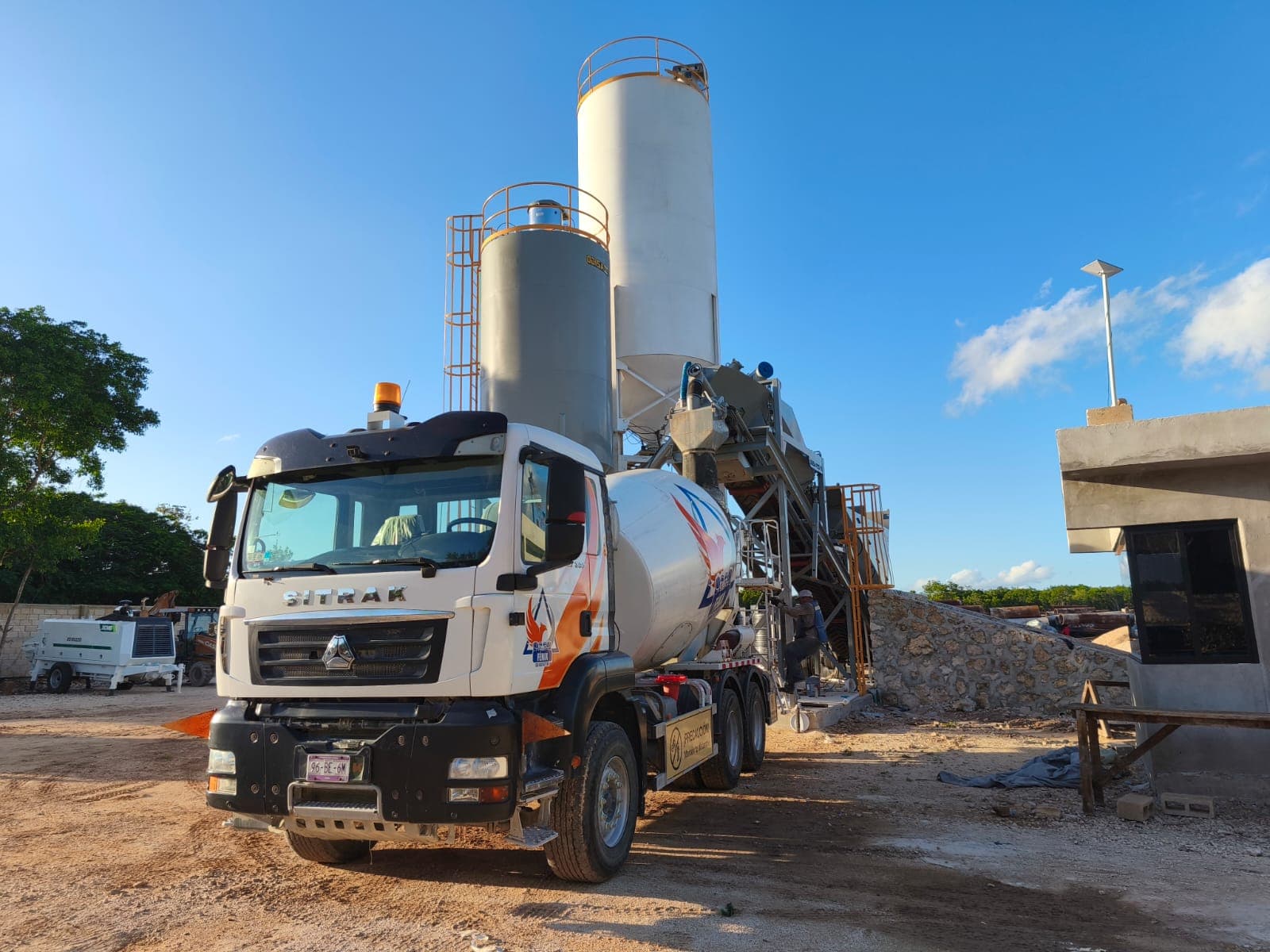 Camión revolvedor para transporte de concreto
